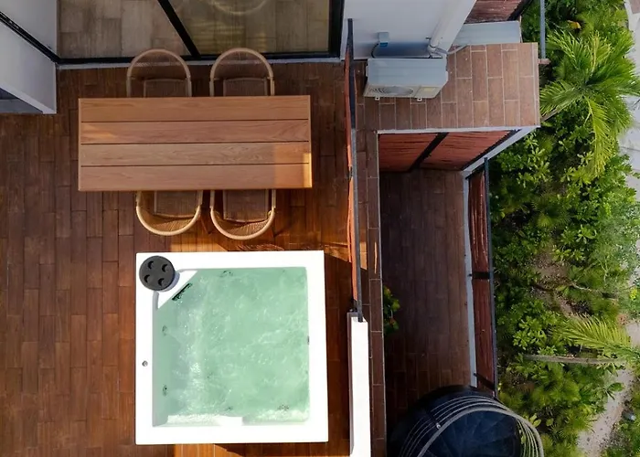 Ph 3br Jacuzzi Club Pass *
