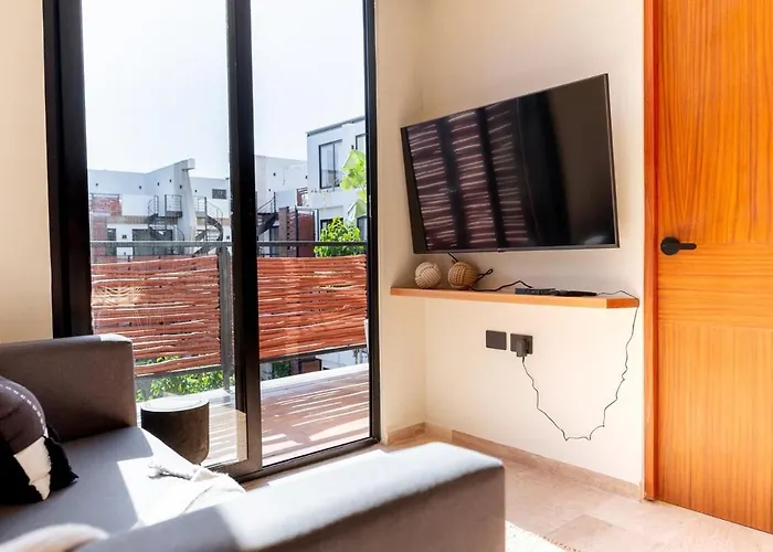 Ph 3br Jacuzzi Club Pass