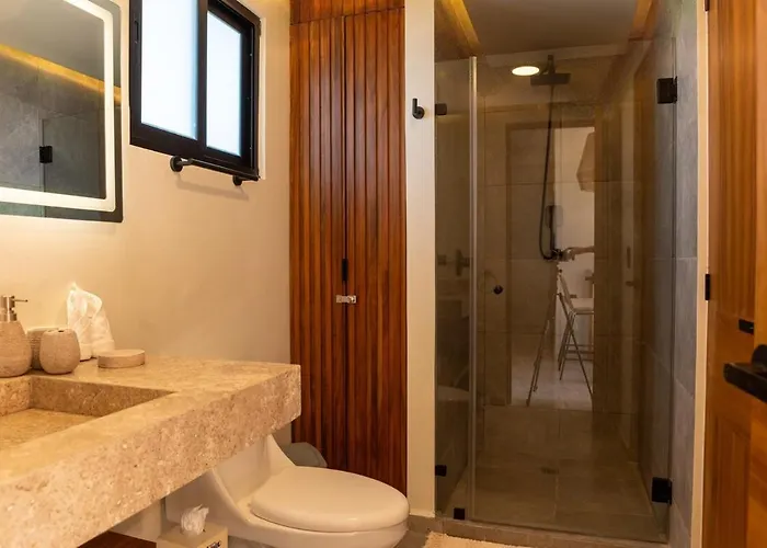 Ph 3br Jacuzzi Club Pass *